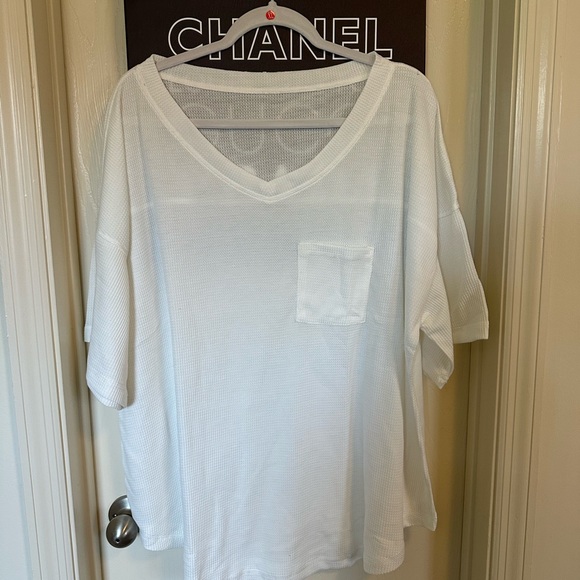 *NEW* OVERSIZED WORKOUT EVERYDAY COMFY TEE - Picture 9 of 12